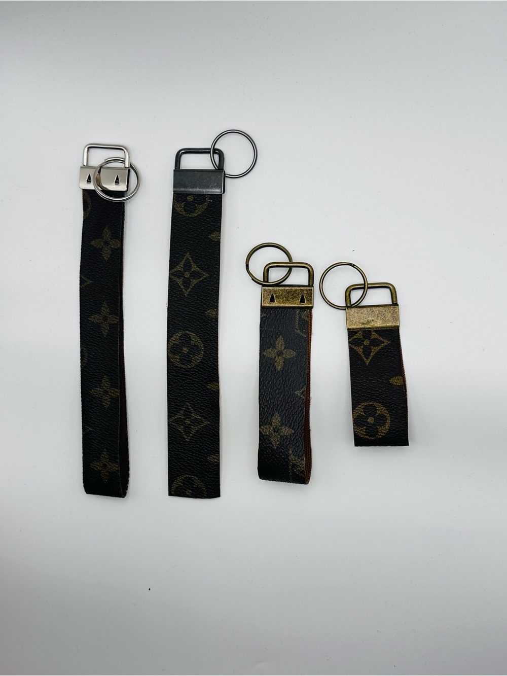 Designer-Pattern Brown Leather Key Fob